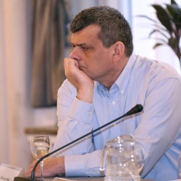 Nenad Bakić se prisjetio prijedloga da se necijepljenima zabrani branje mandarina: Ponovno propituje ulogu Bernarda Kajića