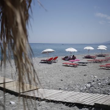 Hrvatski i srpski mediji se raspisali o samohranoj majci koja je “zbog kolača” istjerana iz apartmana: A što ako su prešutjeli bitni dio priče?