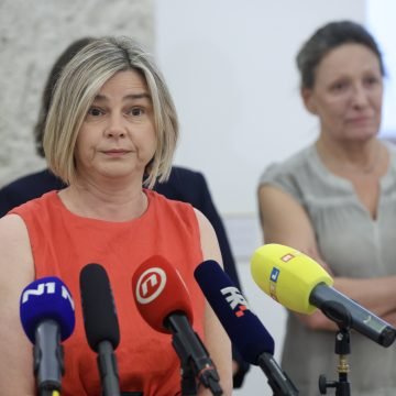 Sandra Benčić tvrdi: Direktorica u HEP-u  i direktorica u PPD-u su u rodbinskoj vezi
