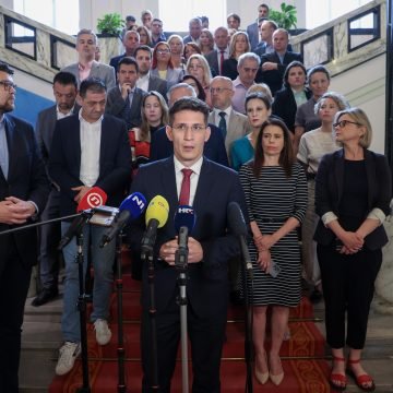 UJEDINJENA OPORBA: Borba nije završena. Plin će se i dalje davati za jedan cent tajkunima bliskim Plenkoviću