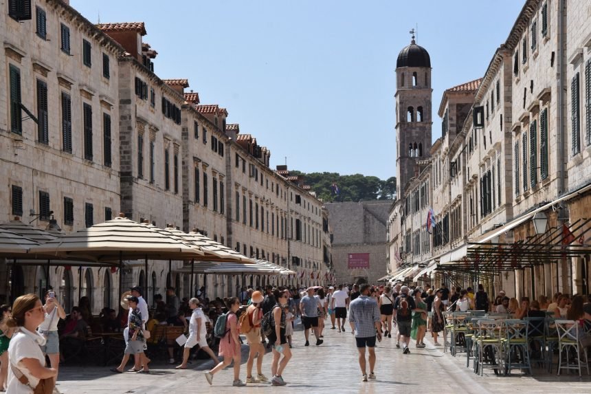 Strani turisti stvaraju velike problemo po Hrvatskoj: Popis incidenata je impresivan