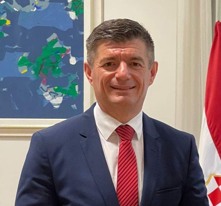 Dekan Ekonomskog fakulteta iz Osijeka ispričao se zbog "doktorata" HDZ-ovca iz Splita: Ne bježimo od te afere, fotografija