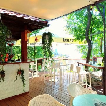 Izgorio poznati beach bar:  Vlasnik optužuje svoju bivšu djevojku. Prije dva dana mi je izbušila gume na autu
