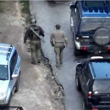 KAOS NA KOSOVU:  Kosovska policija opkolila “30 napadača”. Ima i mrtvih