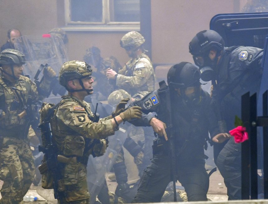Pripreme za veliki rat: Najveća europska luka odvaja prostor za vojne brodove, stvaraju se zalihe lijekova, nafte, bakra…