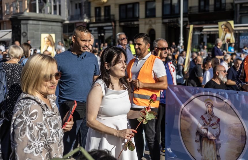 Agresivni ljevičarski aktivisti ponovno ometali molitelje, Pernar objasnio kako je došlo do incidenta: Ljevičarka me htjela zaprljati
