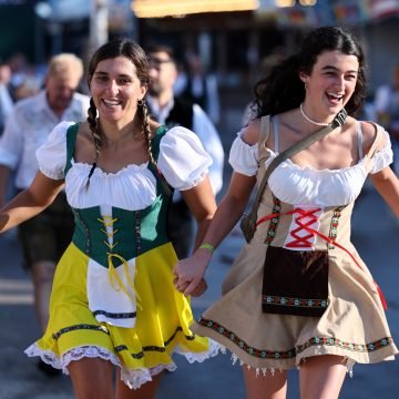 Sulude cijene na Oktoberfestu: Hoće li se Nijemci i dalje žaliti da im je skupo pivo u Rovinju, Opatiji, Hvaru i Dubrovniku…