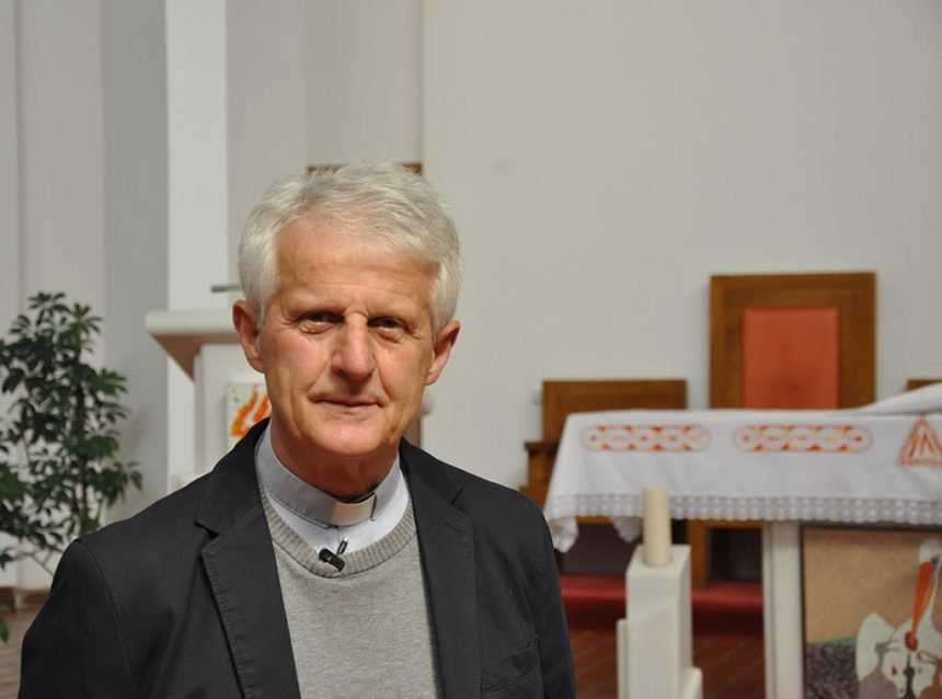 Užas u Kaknju: Maskirani nasilnik vezao katoličkog svećenika i stavio mu nož pod grlo