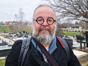 Pisac Miljenko Jergović objavio je da je napadnut u središtu Zagreba