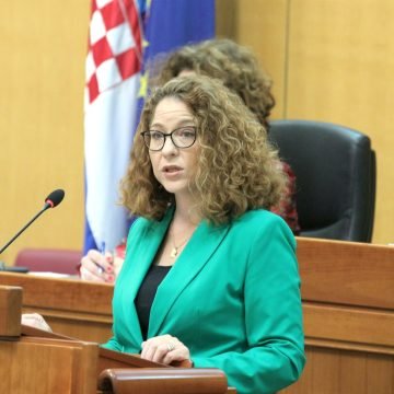 Pučka pravobraniteljica etiketira protivnike ilegalnih migracija: A smeta joj i vojska na hrvatskim granicama