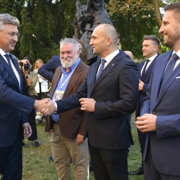 Plenković uopće ne misli da je korumpirani Barbarić uteg HDZ-u: Ali je zato uputio prijekornu poruku Ivanu Anušiću