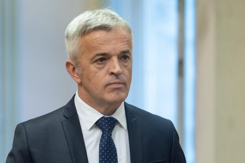Državni tajnik Mladen Pavić iznio teške optužbe na račun Karoline Vidović Krišto: Nudila mi je mito od 100.000 eura