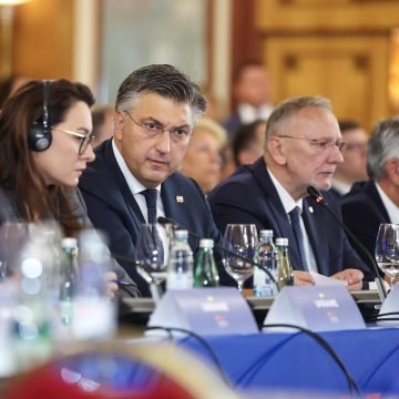 Slovenski ministar s pravom kritizira Plenkovića i Božinovića: Čak 40 000 ilegalnih migranata došlo je iz Hrvatske
