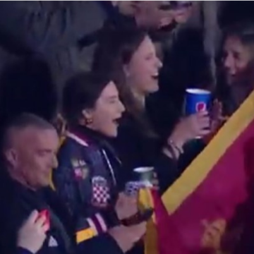 Nosila je hrabra Crnogorka: Hrvatska šahovnica na Marakani uzbunila Srbiju