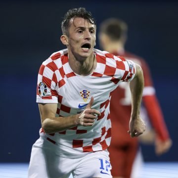 Velika nesreća na terenu: Hrvatski  reprezentativac izgubio svijest pa hitno prevezen u bolnicu