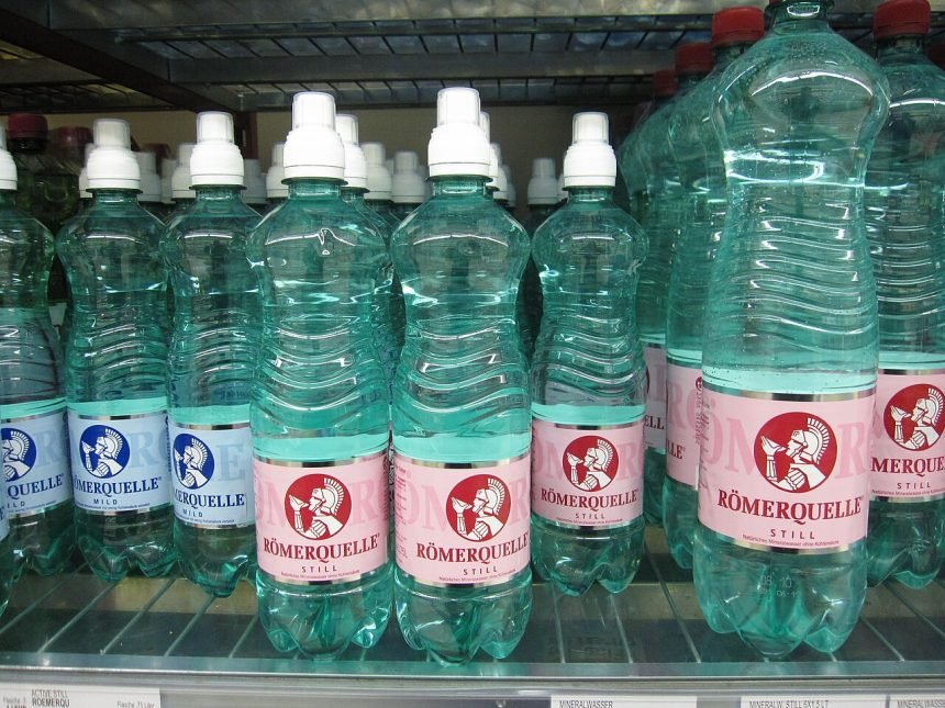 Coca-Cola priznala: Kemijska ozljeda usne šupljine grla i jednjaka povezana je s bočicom Romerquellea
