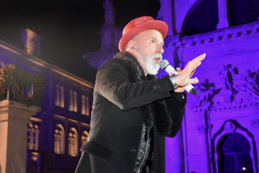 Sve su to šejtani: Dino Merlin otkrio kako je njegova majka na Bajram "izvrijeđala" Zdravka Čolića i Gorana Bregovića, fotografija