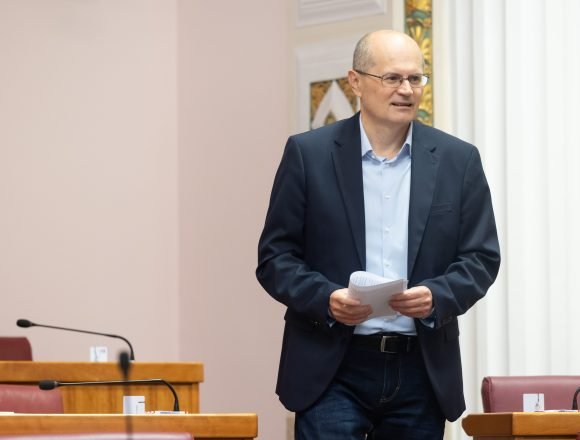 Liberal koji je razotkrio Tomaševićevo pogodovanje Tedeschiju: Sukob interesa je više nego vidljiv Liberal koji je razotkrio Tomaševićevo pogodovanje Tedeschiju: Sukob interesa je više nego vidljiv