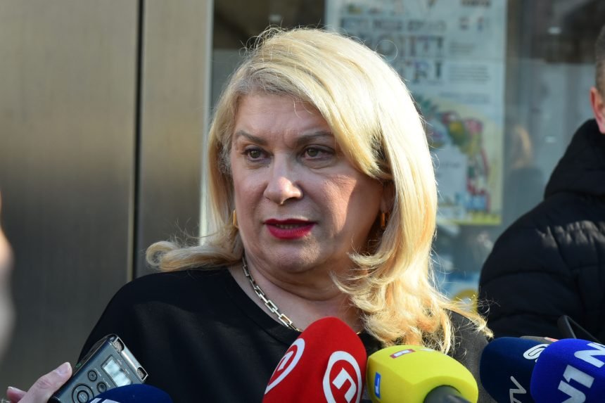Vesna Škare Ožbolt napustila Vanđelića: Republika narušava moj integritet