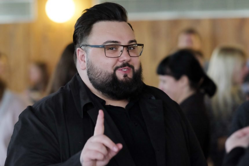 Jacques Houdek izvrijeđao svog slavnog kolegu: Pa kako on nekome može biti mentor u The Voiceu. Totalno nezanimljiv  i nemoćan vokal