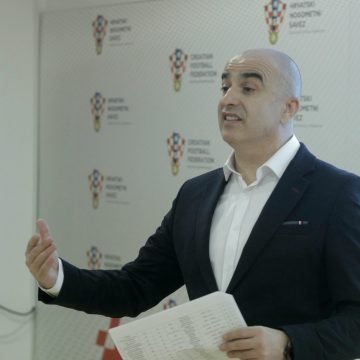 Bruno Marić održao bizarnu konferenciju za novinare: Ovo su cenzurirane snimke. Hajduk nije oštećen