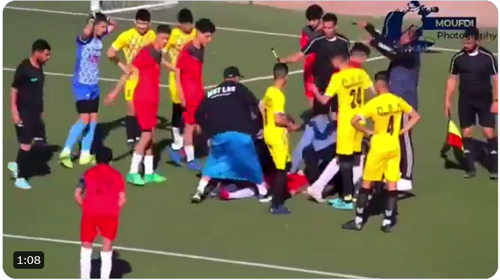 VIDEO: Mladi nogometaš preminuo nakon što ga je protivnički igrač udario nogom u glavu - Teleskop