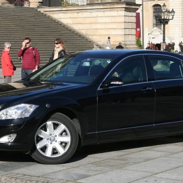 RUPE U AUTOMOBILU: Hoće li Ivan Turudić dobiti blindirani Mercedes koji vrijedi čak 800.000 eura?