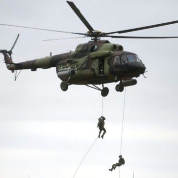ŠTO SE DOGODILO: Specijalac Vojske Srbije nestao prilikom skoka iz helikoptera, drugi teško ozlijeđen