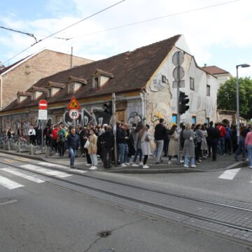 NAJVEĆA IZLAZNOST U POSLJEDNJE DVADESET ČETIRI GODINE: Najviše birača glasalo u  zagrebačkim izbornim jedinicama i na sjeveru Hrvatske te u gradovima gdje je na vlasti oporba