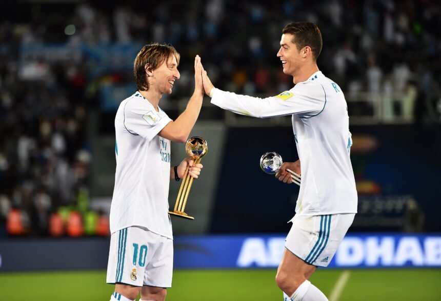 Dobro informirani novinar otkrio kako je reagirao Ronaldo kada je saznao da je Luka Modrić osvojio Zlatno loptu: Bilo je jako neugodno