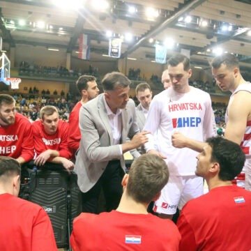 Bivši glavni urednik Sportskih novosti: Sramotno ponašanje pojedinih košarkaša. Odbili reprezentaciju i izbornika jer moraju “pumpati luftiće”