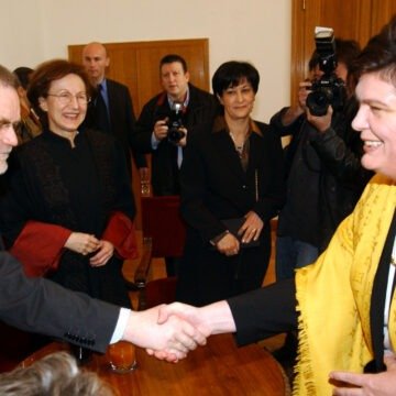 RUSKA VEZA U HRVATSKOJ: Račanova miljenica Vlasta Pavić i notorni Nadan Vidošević zauzimali se da Putinov igrač dobije hrvatsku putovnicu