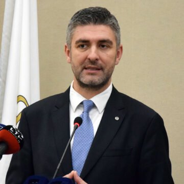 Franković o ljevici: Dijele se na domaćine i rentijere, nakon odrađene sezone opuštaju se uz pjesme Hladnog piva na prosvjedima i plaćaju parking slučajnim prolaznicima