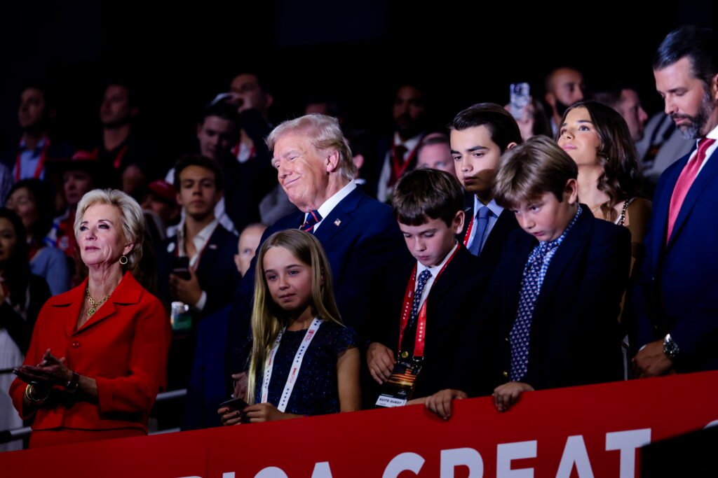 Trump održao prvi govor nakon atentata: Detaljno je opisao kako se osjećao za vrijeme tog strašnog čina. A spomenuo je i Viktora Orbana, fotografija