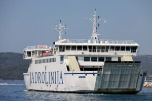 Kaos u šibenskoj luci: Kapetan broda odbio ih ukrcati iako su imali karte - ovo je uslijedilo, došla i policija, fotografija