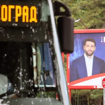 Vučićev gradonačelnik Beograda, koji podiže spomenik Draži, prostački vrijeđao crnogorske suce na utakmici protiv splitskog Jadrana