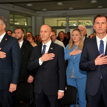 Žarko Puhovski: Primorac je drugorazredni kandidat i neka vrsta lutke. Njemu nema  pomoći. A Bauk i Grbin su “jadni”