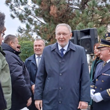 Božinović se brani. Nažalost, nije odgovorio na ključno pitanje: Zašto Hrvatska dopušta ilegalnim  migrantima ulazak u Hrvatsku?