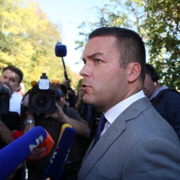ZAKOPČAN DO GRLA: Zašto odvjetnik Fran Olujić ne želi reći gdje se skriva njegov kum koji je već trebao biti u zatvoru