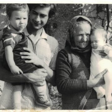 Marija Selak Raspudić o svom djetinjstvu i korijenima iz Imotske krajine: Baba Darinka me naučila musti ovce i koze