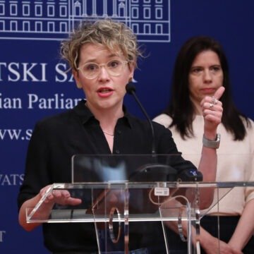 Katarina Peović razotkriva “lažnu ljevičarku” Ivanu Kekin: Ima bolesno skupu kuhinju i šalje djecu u privatnu školu koja stoji 15 000 eura godišnje