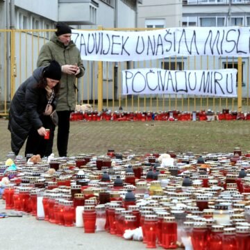 Odlična vijest: Učiteljica koja je izbodena u napadu na školu izišla iz bolnice