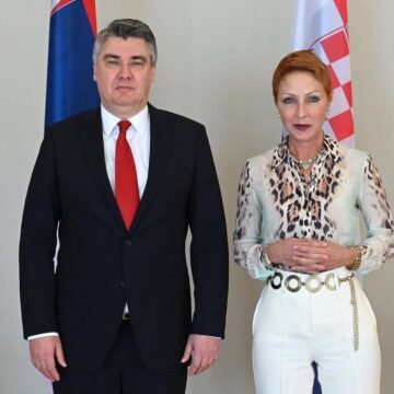 Vučićeva veleposlanica napustila “Pupovčev domjenak”: Sporno je pismo dobitnika nagrade