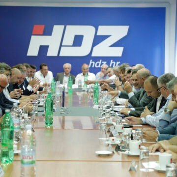 Novinar koji poznaje HDZ “u dušu”:  Kladim se da glavni tajnik  Katičić ne zna koji su ljudi najbitniji na terenu. I zato je strašno nedostajao “on”