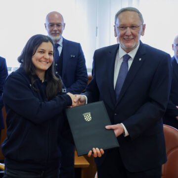 Zrinka Ljutić postala “policajka”: Ministar Božinović tvrdi da ovo nije PR-ovski potez