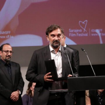 Poznati glumac jurio središtem grada gotovo 100 kilometara na sat:  Dobio je smiješnu kaznu