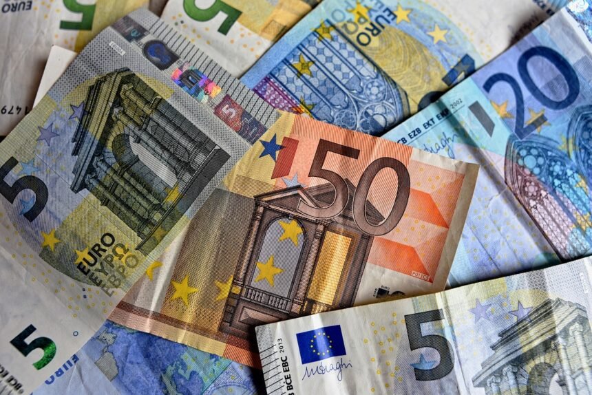 Objavljena prosječna plaća za prosinac,  realno je 10,5 posto viša nego lani. Evo koliko zaposlenih ima manju plaću od prosječne