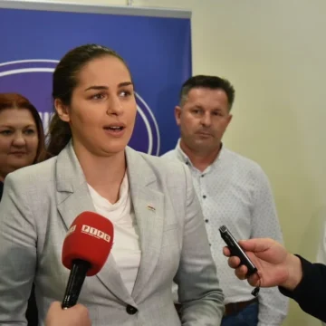 “Hrvatica” žestoko brani Milorada Dodika: Hrvatica sam iz Banje Luke, ali moja je zastava Republika Srpska