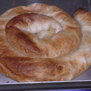 Burek s okusom pizze? Pogledajte sastojke,  žustra rasprava za i protiv. Hrvat zaključio: Burek je samo sa sirom