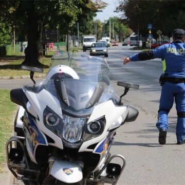 Što se ovo događa? Ginu skoro svaki dan, uhvati ih kriza srednjih godina pa ih kupuju i ludo voze – među najgorima smo u EU